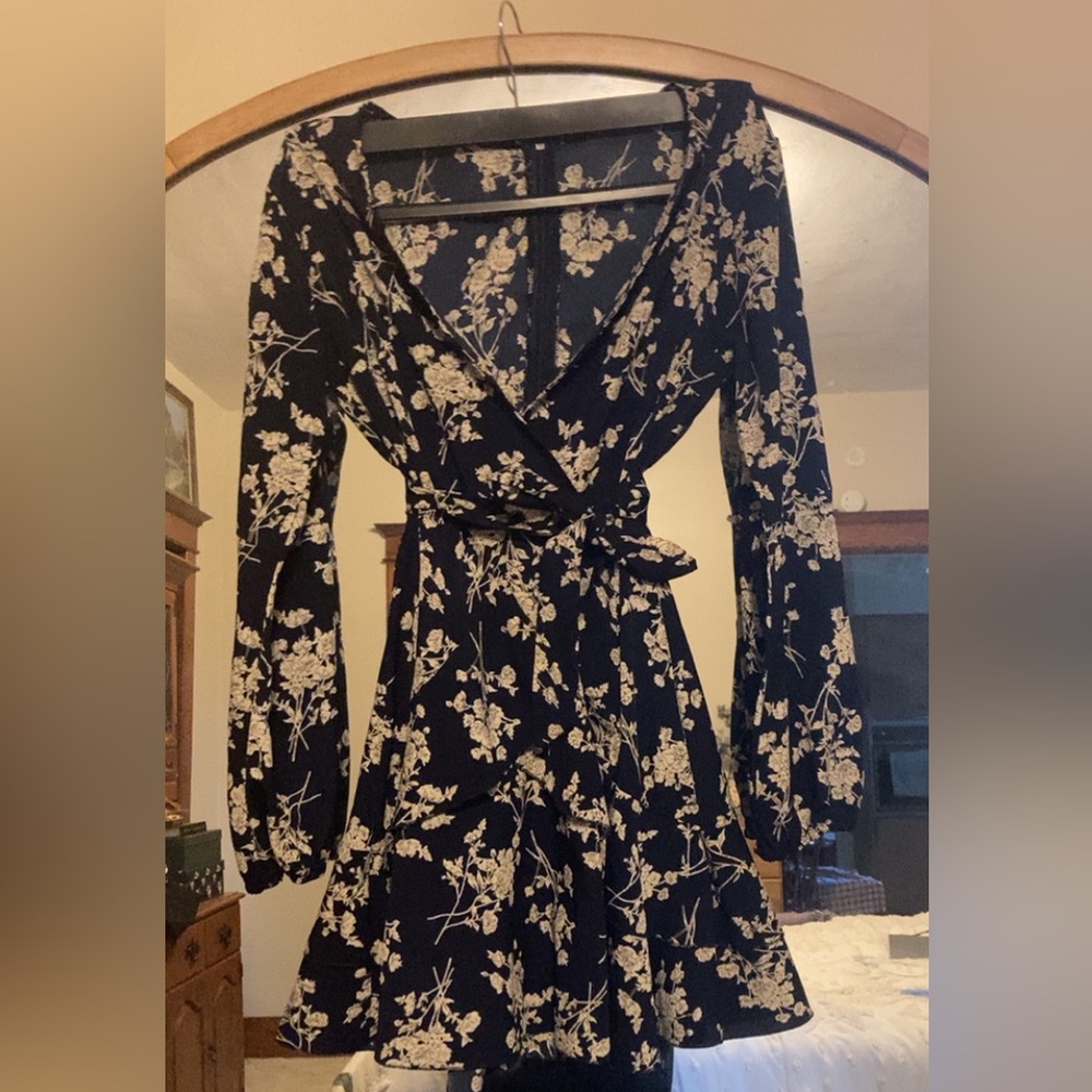 lightweight long sleeve navy floral dress